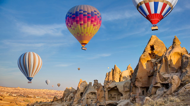 Türkiye'de turist sayısı 40 milyona yaklaşırken, turizm geliri ise 30 milyar doları aştı. 