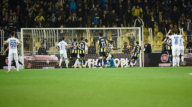Harun, Diagne'nin penaltısını kurtardı! Dönen topu Eduok gol yaptı ancak VAR incelemesi sonucu ceza alanın erken girdiği için iptal oldu.