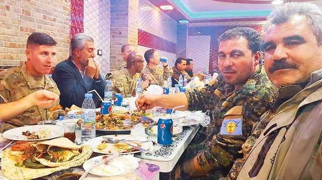 Münbiç’te çekilen bu fotoğraf, ABD ile PKK/PYD terör örgütünün işbirliğini bir kez daha gözler önüne serdi.n