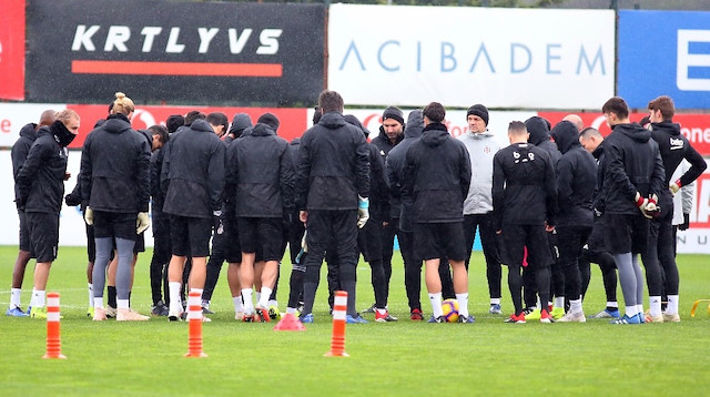 Beşiktaş'a Adriano müjdesi