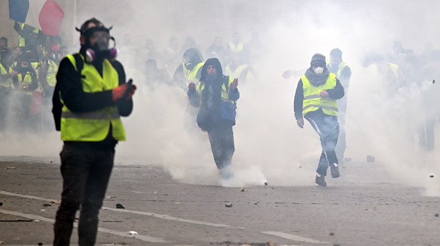 Fransa'da protestocular hala sokaklarda. (Fotoğraf: AA)