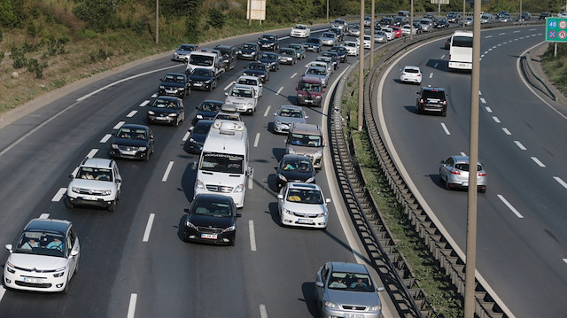 Türkiye'de trafiğe kayıtlı araç sayısı her geçen yıl artıyor.