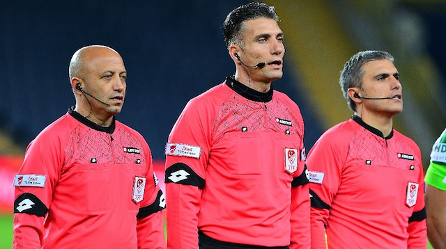 Özgür Yankaya, Giresunspor lehine vermediği penaltıyla Karadeniz ekibinin futbolcularının tepkisini çekti.