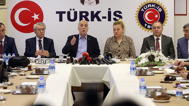 Türk-İş, doğrudan 7 milyona yakın çalışanı ilgilendiren asgari ücret görüşmelerine katıldı.