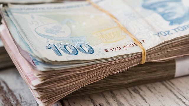 Toplam 3,15 milyar lira nominal değerli Varlığa Dayalı Menkul Kıymetler satılarak yatırımcıların hesabına aktarıldı.