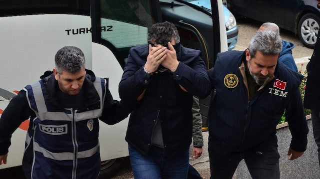 Tefecilikten gözaltına alınan CHP İlçe Başkanı Erkan Karaoğlu adliyeye sevk edildi.