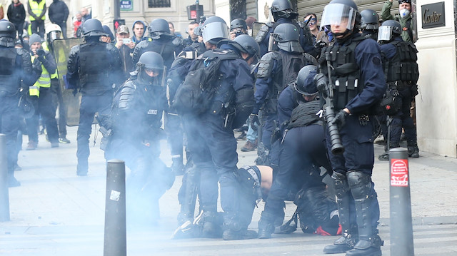 French police intervene in Yellow Vests' protest in Paris