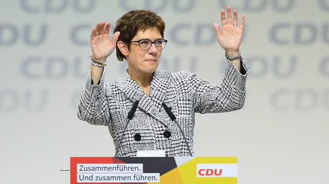 Annegret Kramp-Karrenbauer lected Merkel’s successor