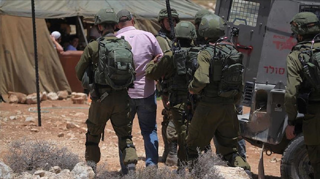 Israeli army forces on Monday rounded up 16 Palestinians in overnight raids carried out across the occupied West Bank