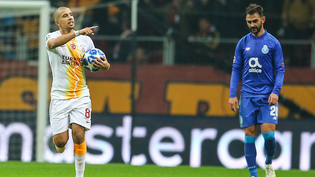 Galatasaray'ın golleri Feghouli ve Eren Derdiyok'tan geldi. Feghouli ayrıca bir penaltı atışından yararlanamadı.