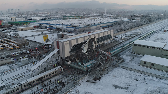 Ankara'da Yüksek Hızlı Tren ile kılavuz trene çarptı