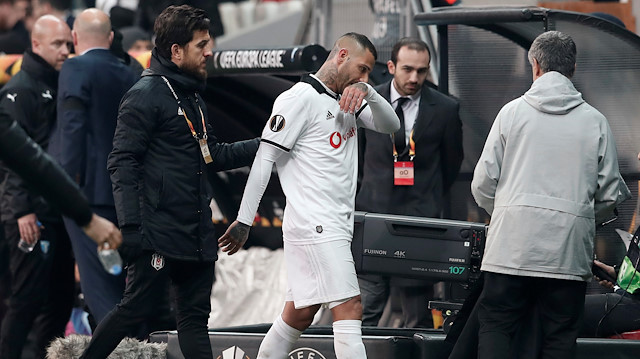 Beşiktaş'ın Portekizli yıldızı Ricardo Quaresma, Malmö maçında gördüğü kırmızı kartla oyundan atıldı. 