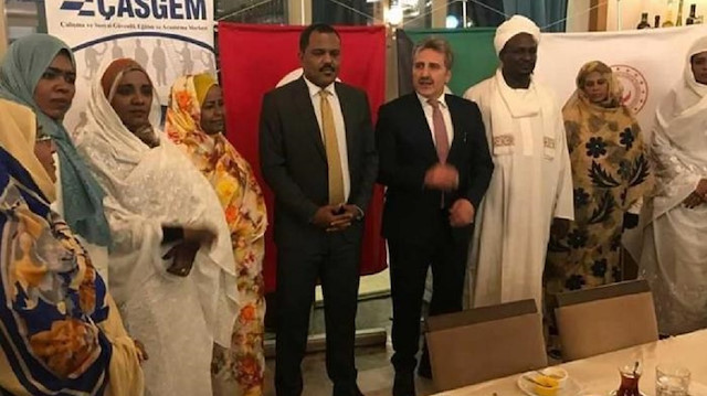 موظفين من مختلف الوزارات والمؤسسات الحكومية السودانية