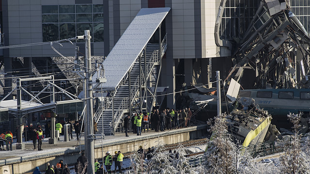 Ankara'daki YHT kazasnda 9 kişi hayatını kaybetti.