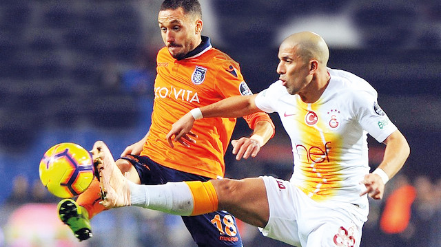 Başakşehir ile karşılaşan Galatasaray, geriye düştüğü maçta sahadan beraberlikle ayrıldı