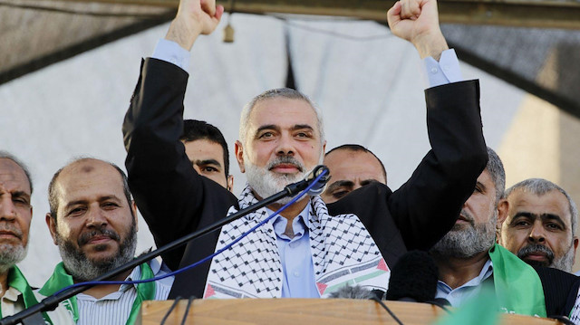 "هنية" يعلن استعداده للقاء "عباس" لتحقيق المصالحة