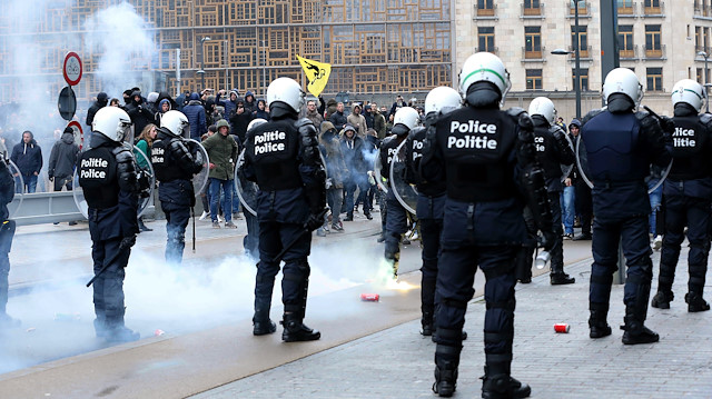 Belçika’da aşırı sağcıların protestolarında tansiyon yükseldi