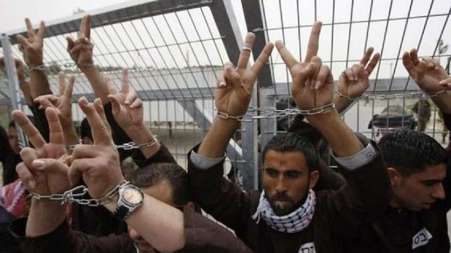 وقفة بغزة دعما للمعتقلين بسجون الاحتلال