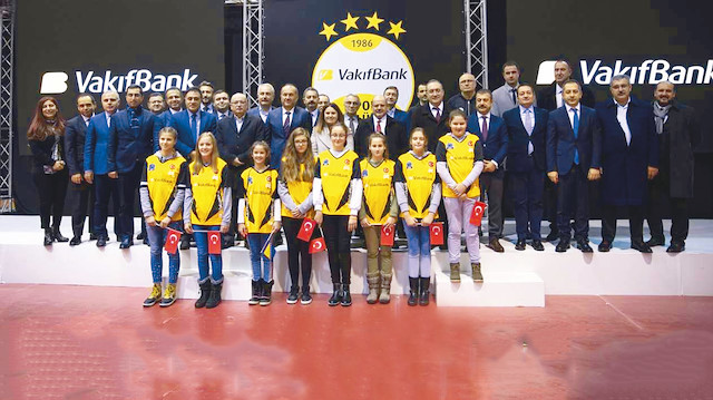 Vakıfbank, açtığı spor okullarıyla da dikkatleri toplamaya başladı.