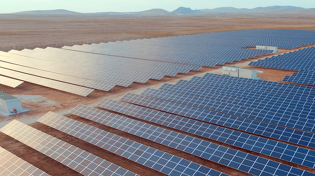 Arşiv- Kayseri'de Japon Panasonic ortaklı güneş enerjisi yatırımının ilk fazı devrede.