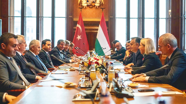 Yıldırım ve Macaristan Başbakanı Viktor Orban’ın başkanlığında heyetler arası görüşme yapıldı.