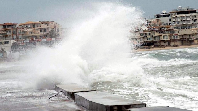 Meteorolojiden Marmara Bölgesi için fırtına uyarısı yapıldı. 