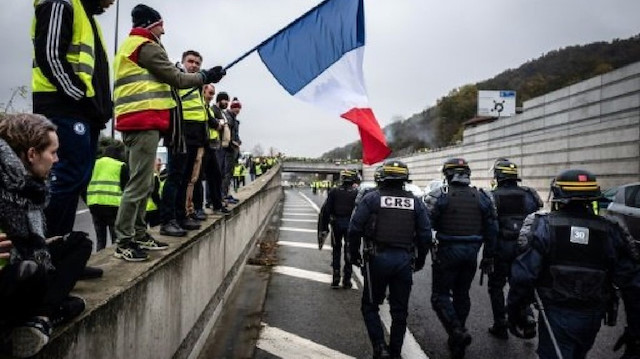 الشرطة الفرنسية تنضم لقائمة المحتجين بدعوة للإضراب