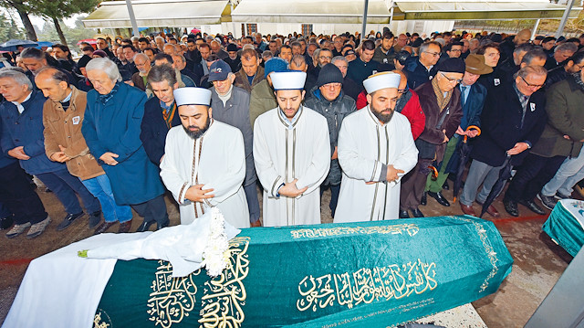 Makbule Yalkılday  Zincirlikuyu Camii’nde kılınan cenaze namazının ardından son yolculuğuna uğurlandı.