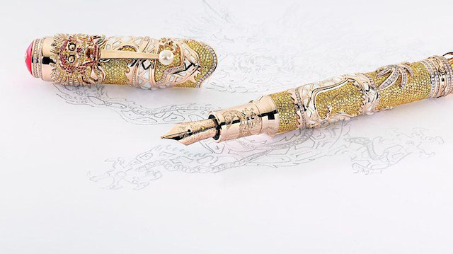  Montblanc, 1,9 milyon euroluk fiyatıyla dünyanın en pahalı kalemini tanıttı.