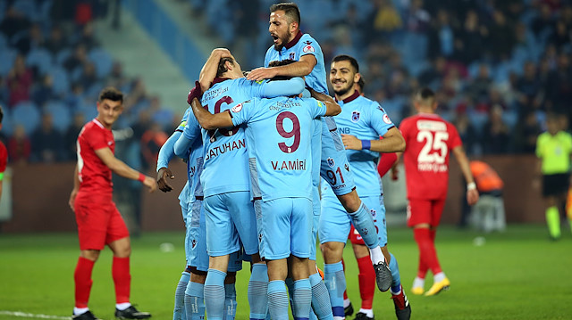 Trabzonspor, Sivas Belediyespor'u 5-0 mağlup etti ve turladı. 