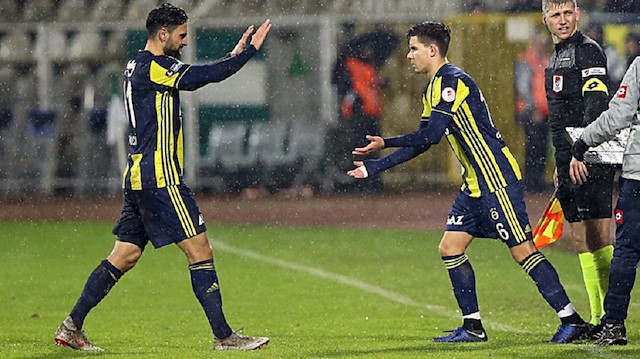 Giresunspor maçında 2 gol atan Mehmet Ekici, yerini genç oyuncu Ferdi Kadıoğlu'na bıraktı. 