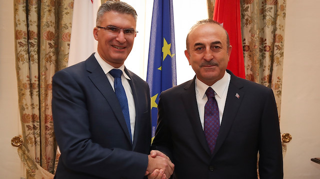 Dışişleri Bakanı Mevlüt Çavuşoğlu, Maltalı mevkidaşı Carmelo Abela ile görüştü.