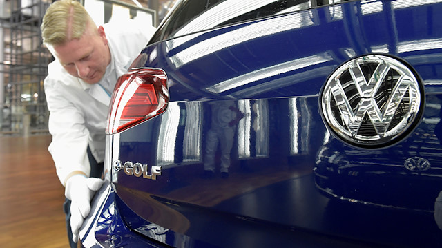 Volkswagen toplam 7 bin işçinin işine son verileceğini açıkladı.