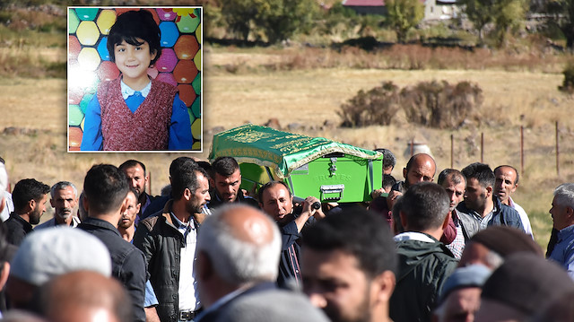 ​Kars'ın Kağızman ilçesine bağlı Paslı köyünde kaybolduktan 7 gün sonra cesedi bulunan Sedanur Güzel'in cenaze töreni.