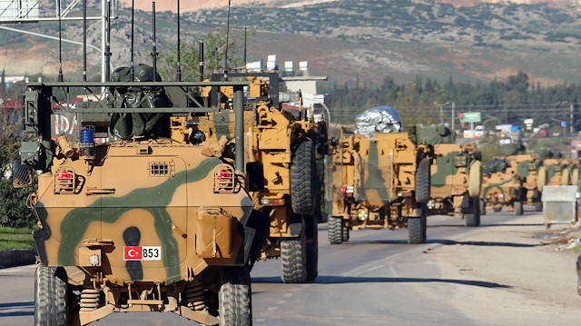 Turkey deploys armored vehicles to Syrian border  