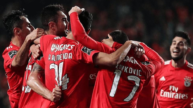 Puanını 32'ye yükselten Benfica, Porto'nun 4 puan gerisinde ikinci sırada yer alıyor.