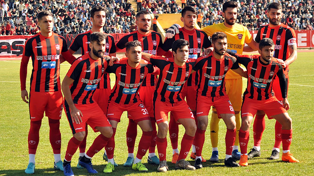 Gaziantepspor, Süper Lig'den düştükten sonra bir türlü toparlayamadı ve an itibariyle 2. ligde mücadele ediyor.