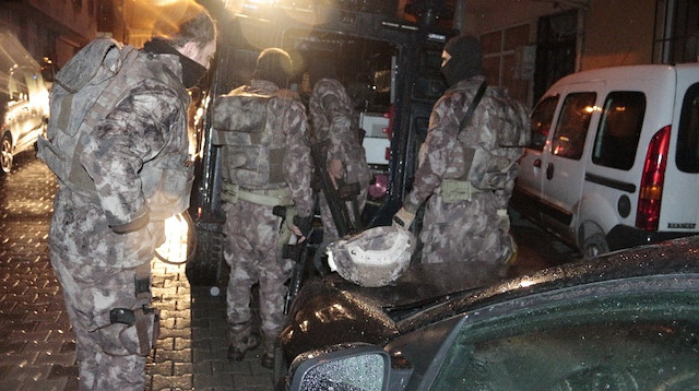 Özel Harekat Polisi'nden uyuşturucu tacirlerine operasyon