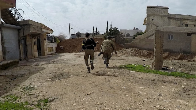 Terör örgütü YPG/PKK, DEAŞ'in elinde tuttuğu Buhatir belde merkezini ele geçirdi.