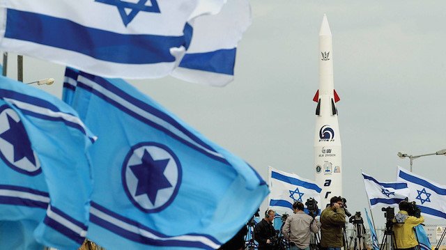 İsrail, hava savunma sistemlerinin Suriye'ye karşı devrede olduğunu belirtti.