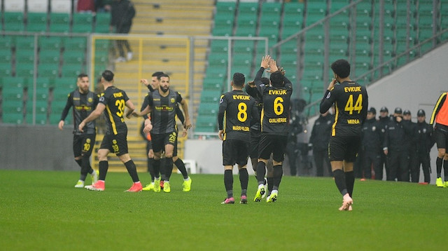 Yeni Malatyaspor, Süper Lig'in ilk yarısında gösterdiği performansla büyük bir sürpriz yaptı.