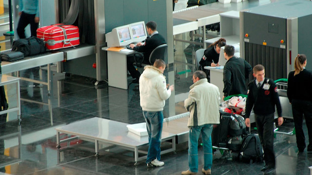 1 Ocak'tan itibaren  dış hat uçuşlarında 1 ile 3 euro arasında güvenlik ücreti alınmaya başlayacak.