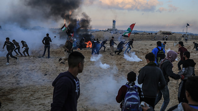 İsrail işgal güçleri Filistinli göstericilere saldırdı.