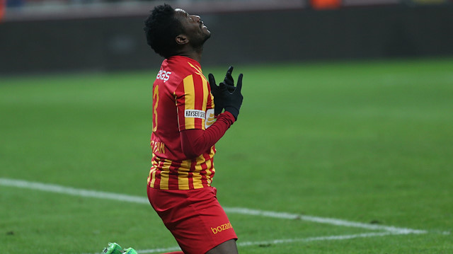 Asamoah Gyan bu sezon Kayserispor formasıyla çıktığı 10 resmi maçta 2 gol atarken 2 de asist yaptı.