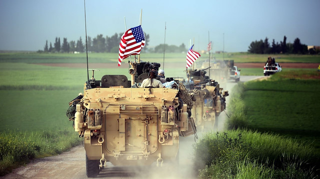 ABD askerlerinin YPG'lilere yardım konvoyu daha önce görüntülenmişti. (Reuters)
