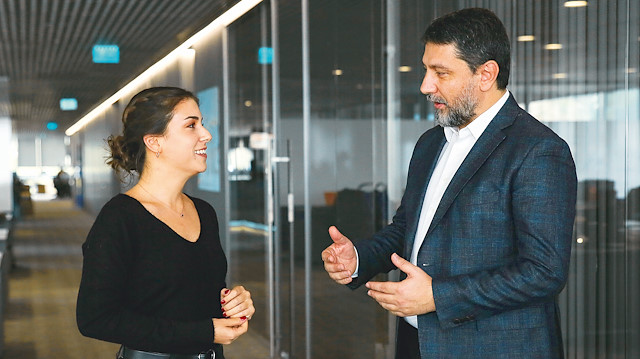 Turkcell İK Direktörü Hasan Kaya(sağda)