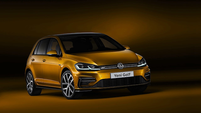 Yeni Volkswagen Golf, tasarımından ziyade yenilenen iç mekanı ve tasarruflu motor seçenekleri ile hayranlarının karşısına çıkacak.