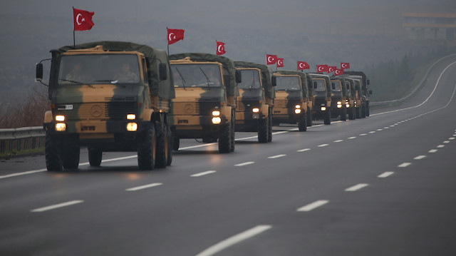 Suriye sınırına askeri konvoy sevkiyatı devam ediyor.