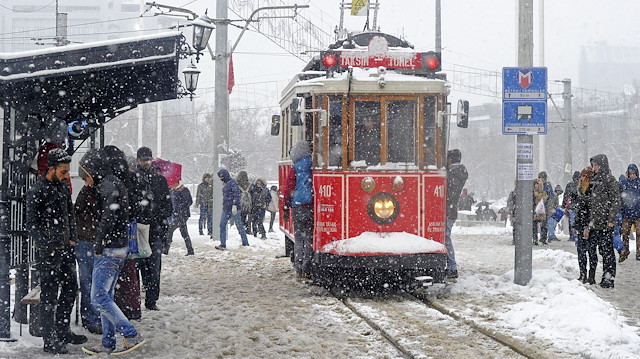 İstanbul'un batısında bu geceden itibaren kar yağışı etkili olmaya başlayacak. 