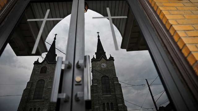 Kilisede cinsel istismarda bulunmakla suçlanan 500’den fazla rahibin var.